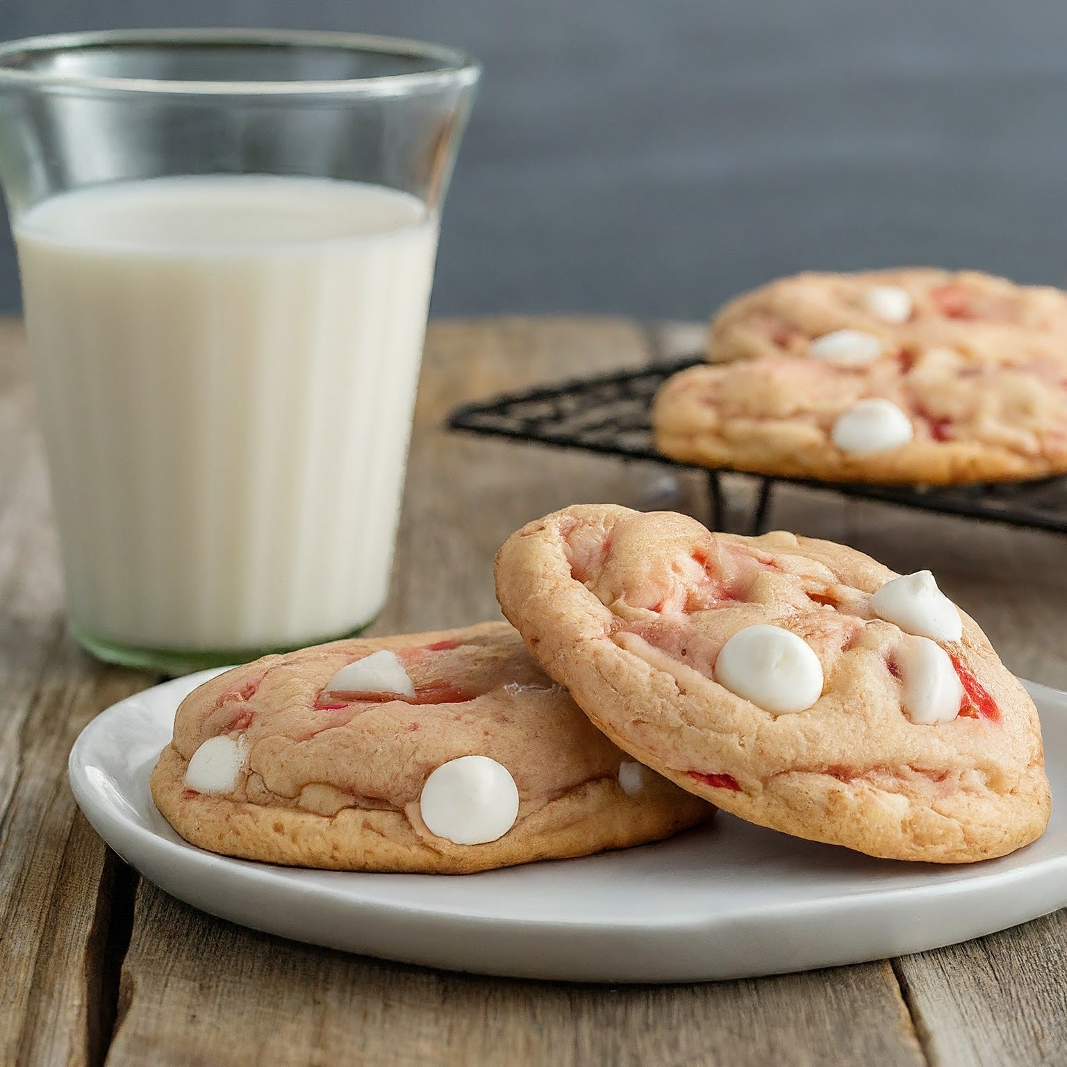 Strawberry Ice Cream with White Chocolate Chip Cookies